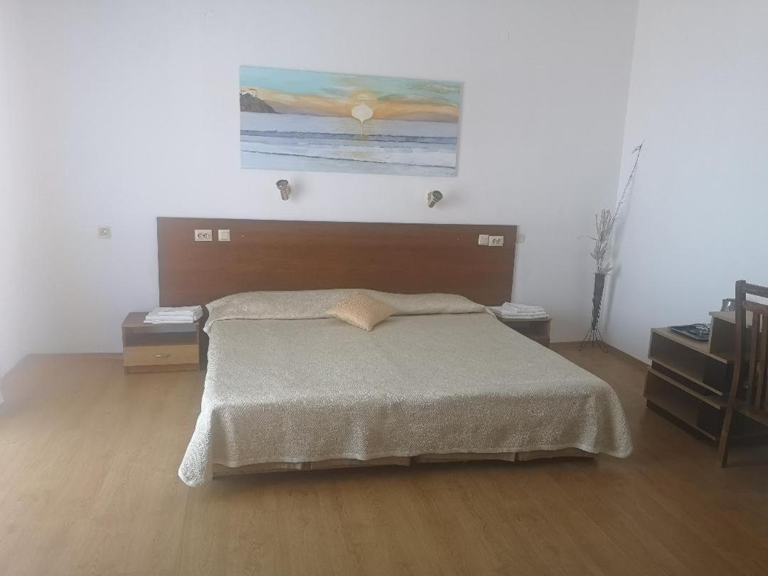 Family Hotel Verona Sozopol Exteriör bild