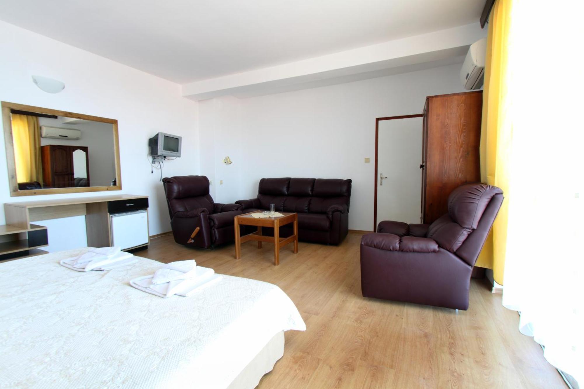 Family Hotel Verona Sozopol Exteriör bild