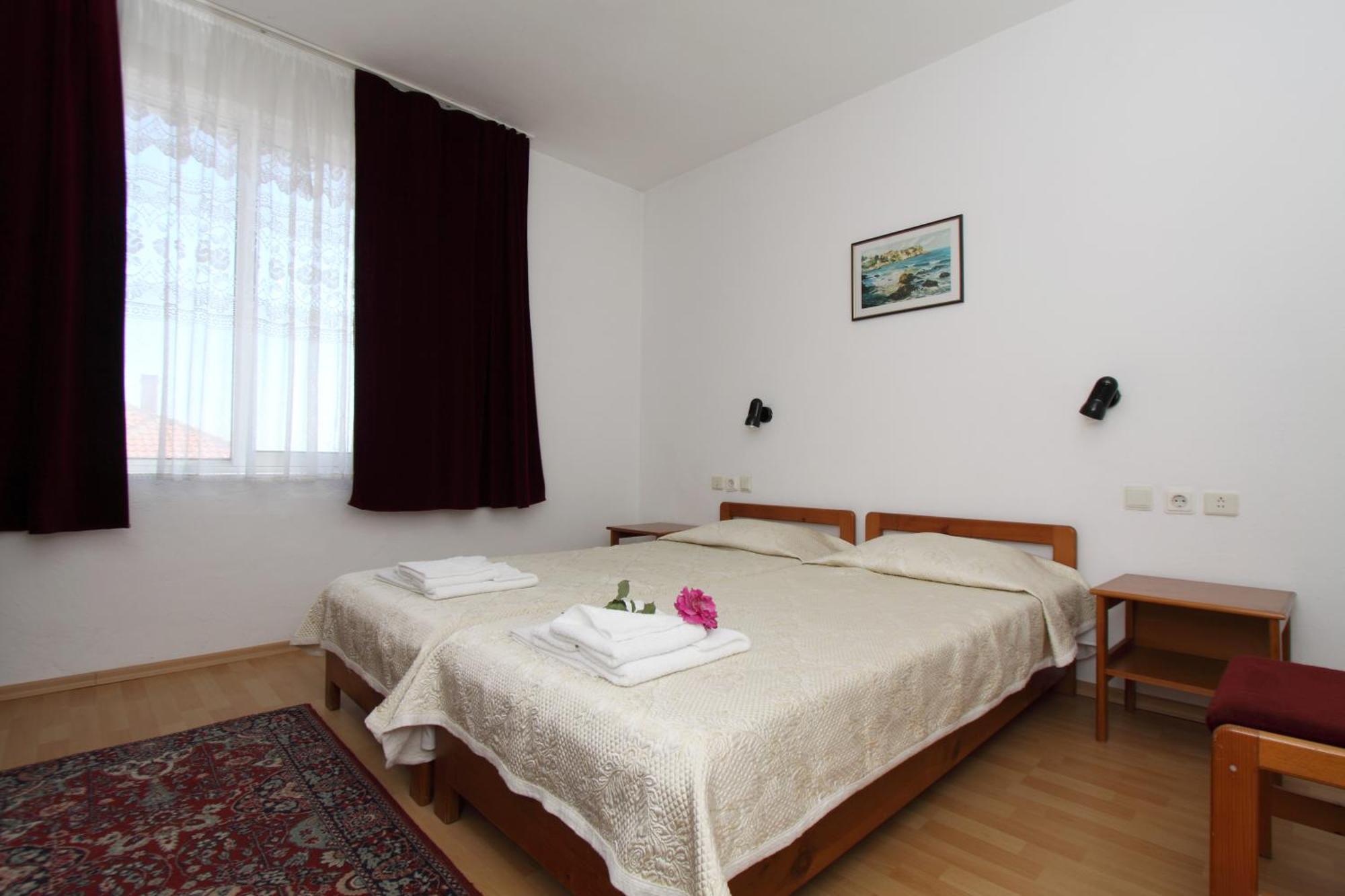 Family Hotel Verona Sozopol Exteriör bild