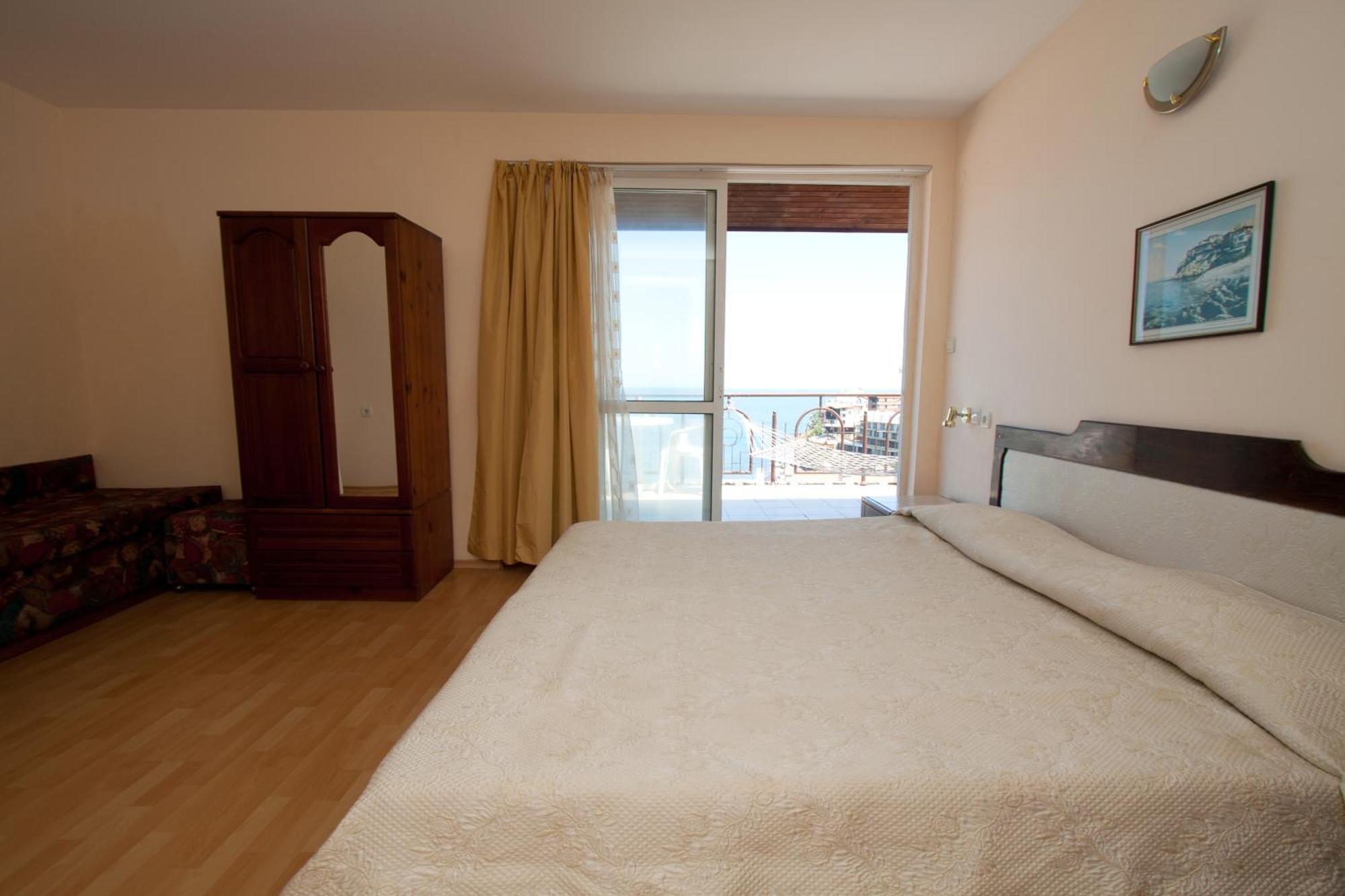 Family Hotel Verona Sozopol Exteriör bild