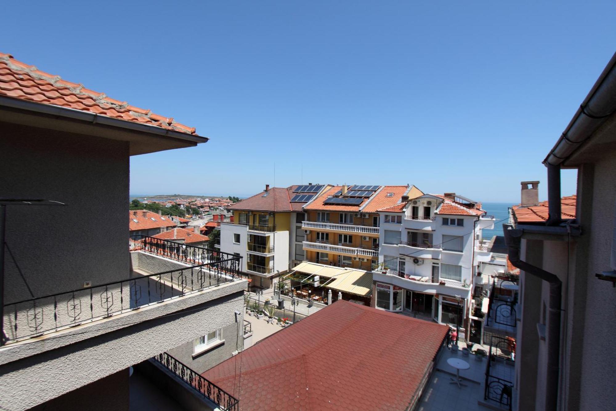 Family Hotel Verona Sozopol Exteriör bild